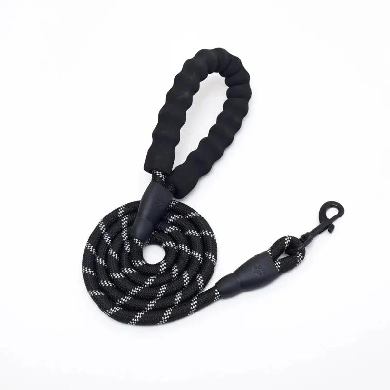 AdventureGuard™ Dog Leash – Reflective, Lightweight & Strong