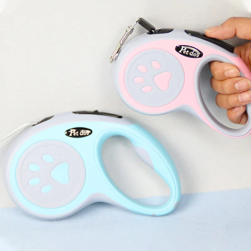 Tails on Trails Retractable Leash – One-Click Brake for Safer, Stress-Free Walks
